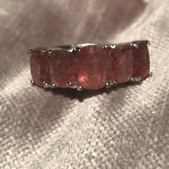 Genuine African Strawberry Quartz Ring NWOTS